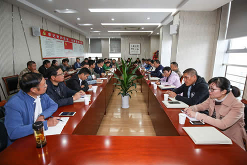公司動(dòng)態(tài)=公司四屆二次職工代表大會(huì)暨工會(huì)會(huì)員代表大會(huì)圓滿閉幕02.jpg