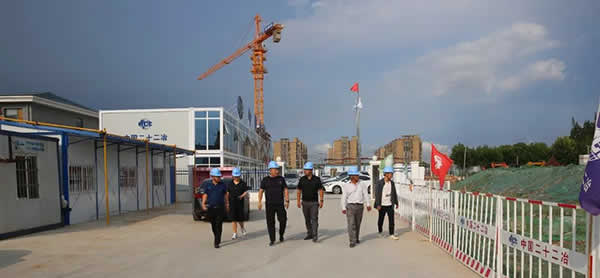 新聞=情系一線 致敬堅(jiān)守 江蘇創(chuàng)盛深入開展“夏送清涼”活動(dòng)01.jpg