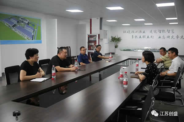 新聞=情系一線 致敬堅(jiān)守 江蘇創(chuàng)盛深入開展“夏送清涼”活動(dòng)03.jpg